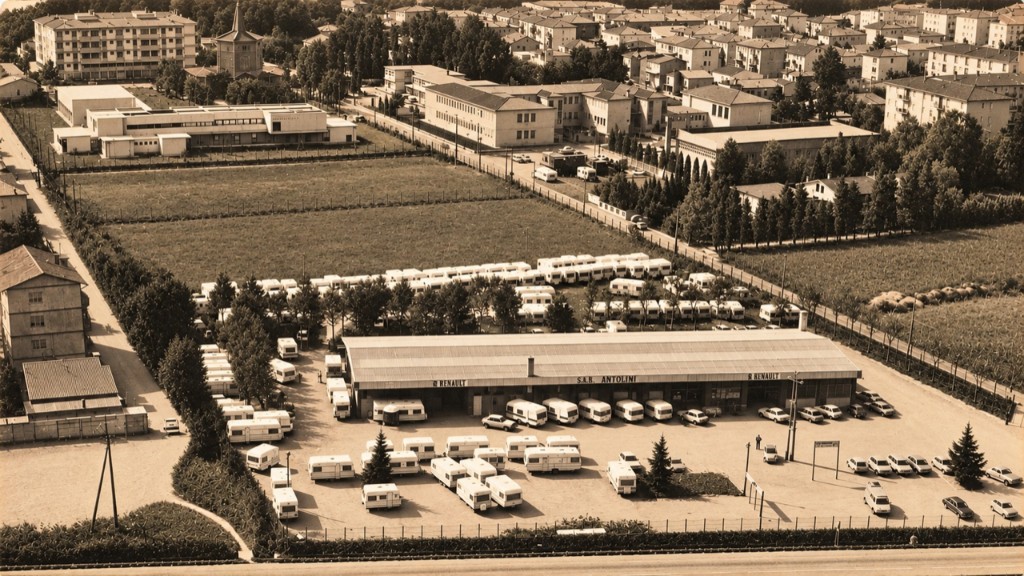 Salone e piazzale di Mestre