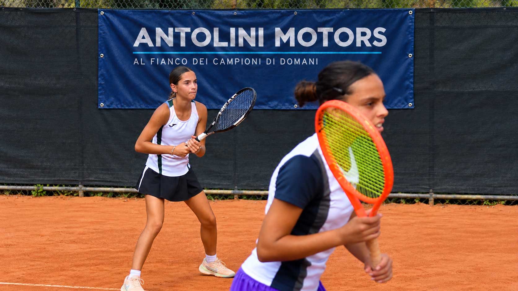 Il futuro del tennis italiano parte dai giovani: Antolini Motors al fianco dei campioni di domani
