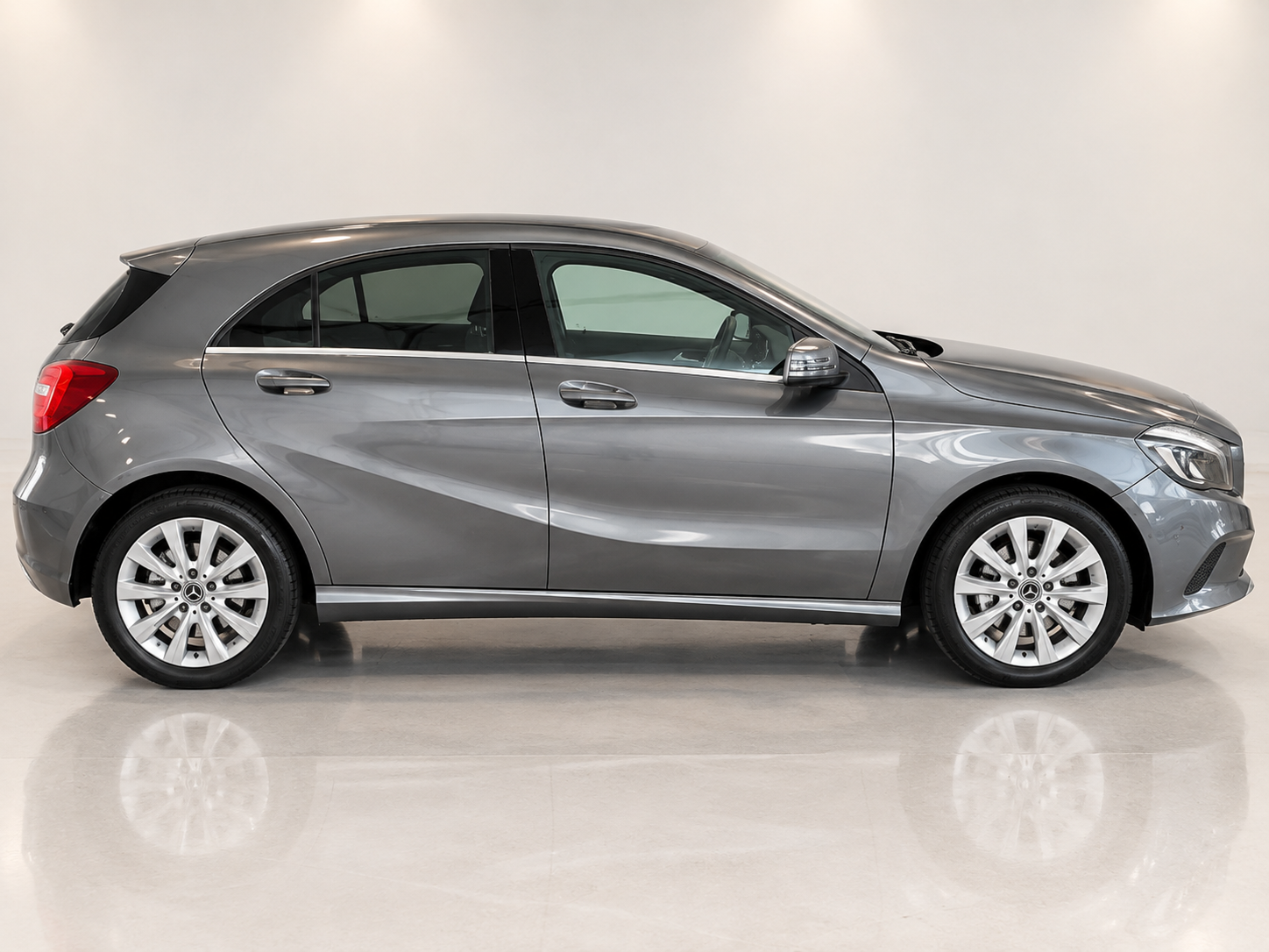 Mercedes Classe A (W176) A 180 BlueEFFICIENCY Premium — foto 4