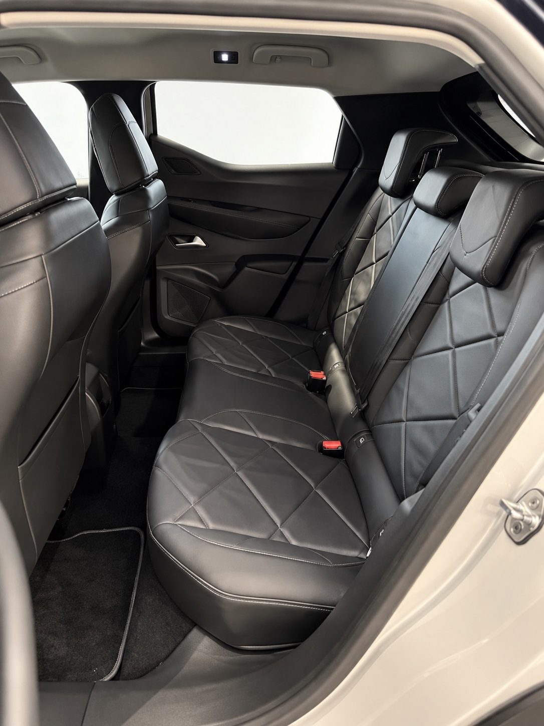 Ds DS 3 2ª serie DS 3 Crossback BlueHDi 130 aut. Faubourg — foto 8