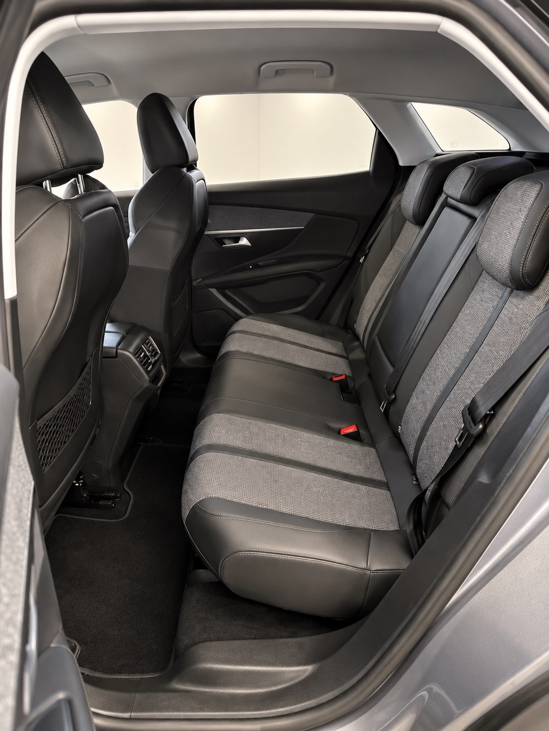 Peugeot 3008 2ª serie 3008 BlueHDi 130 S&S Allure — foto 12
