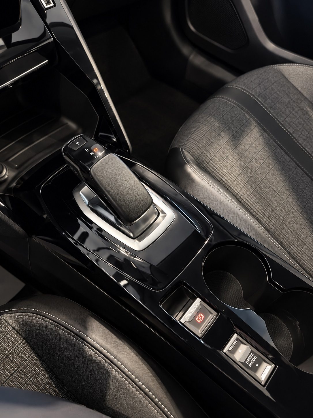 Peugeot 208 2ª serie 208 motore elettrico 136 CV 5 porte Allure Pack — foto 8