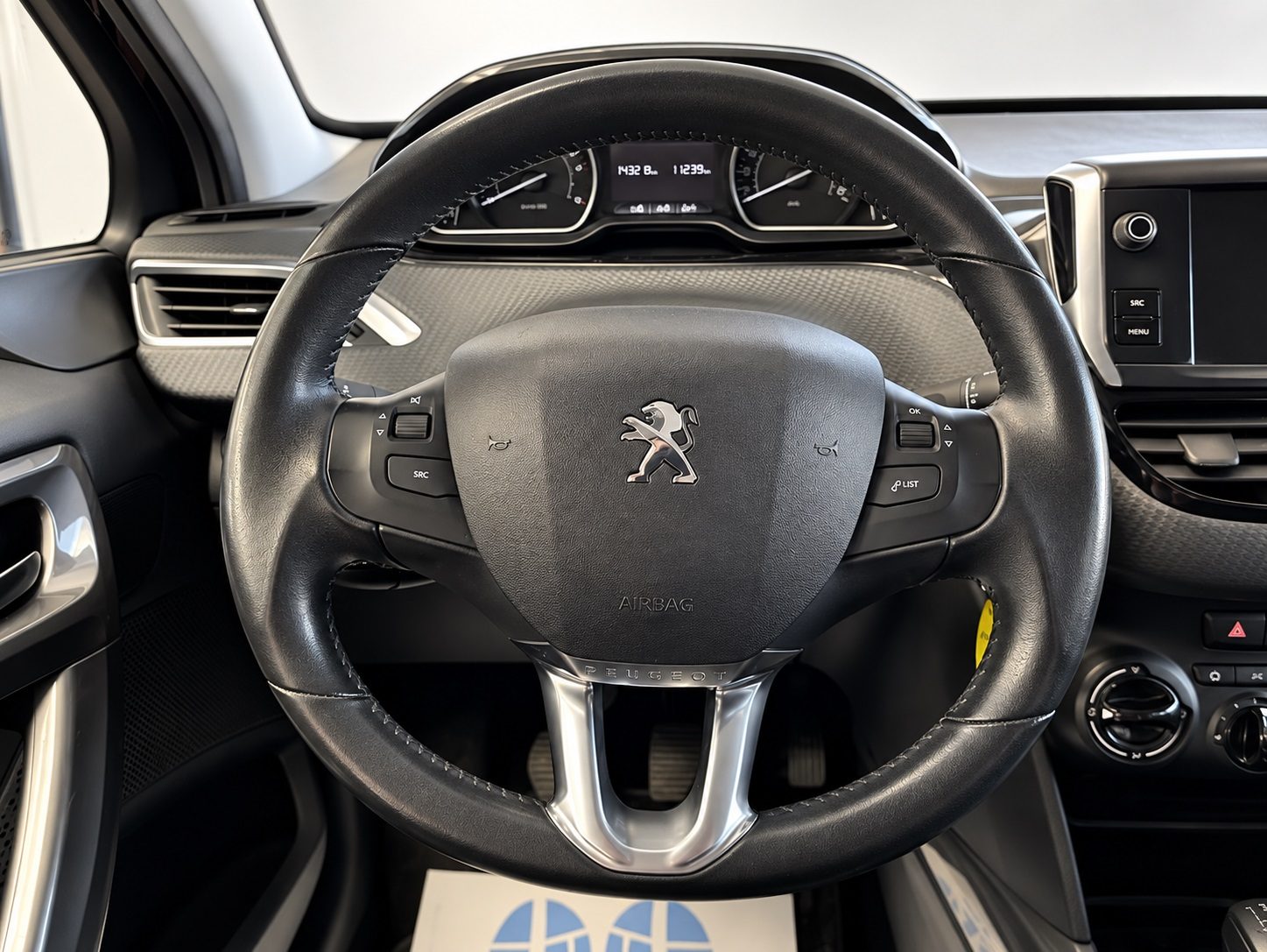Peugeot 2008 BlueHDi 100 S&S Active — foto 11